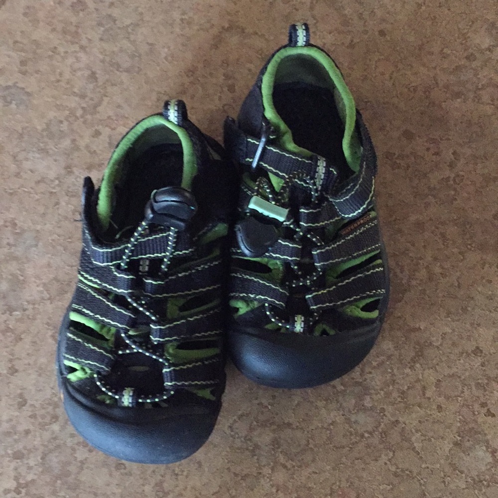 Boys/Girls Keen sandals